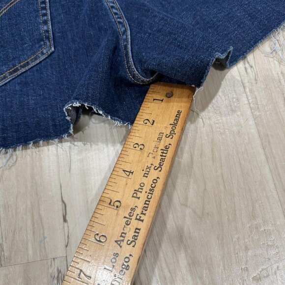 LEVI’S Shorts Denim Cut-offs Distressed‎  Women's W 30 Bottoms Summer - Picture 6 of 8